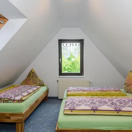 3-raum-fewo-fuer-4-personen-in-schaprode-auf-ruegen-zi5 *